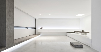 寥寥几笔绘成一室-美术感很强的办公室装修