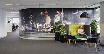 与火车站遥相望的办公楼-欣赏它的装修风格