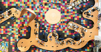 在艺术海洋自由泳-有个性的办公室装修风格