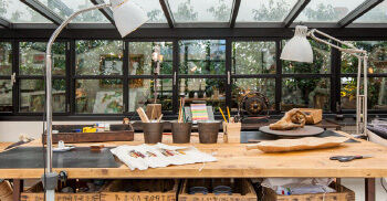 透明的工作室设计—由办公室装修设计分享