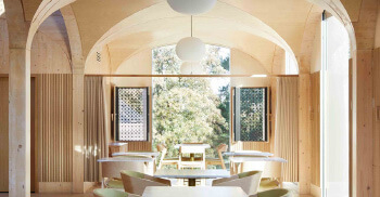 全木质展馆餐厅设计—由广州装修设计分享