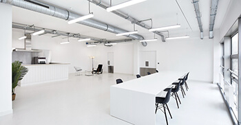 极简纯白色办公室装修改造