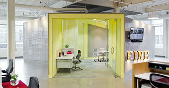 将家的温馨与办公室功能结合起来—办公室装修设计