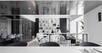 以纯净白的办公室装修作生活诠释