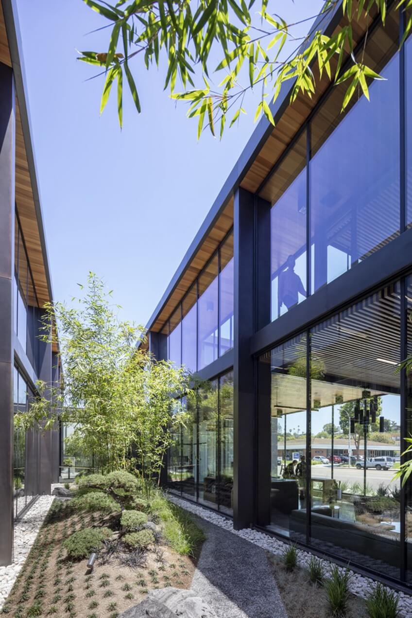 办公室装饰装修 中庭绿地 办公室装饰装修 中庭绿地