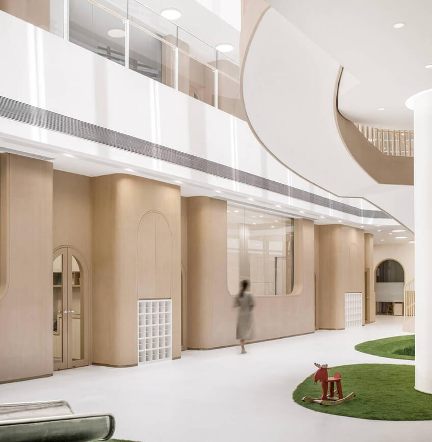 装修设计公司 教室的门采取透明玻璃 装修设计公司 教室的门采取透明玻璃