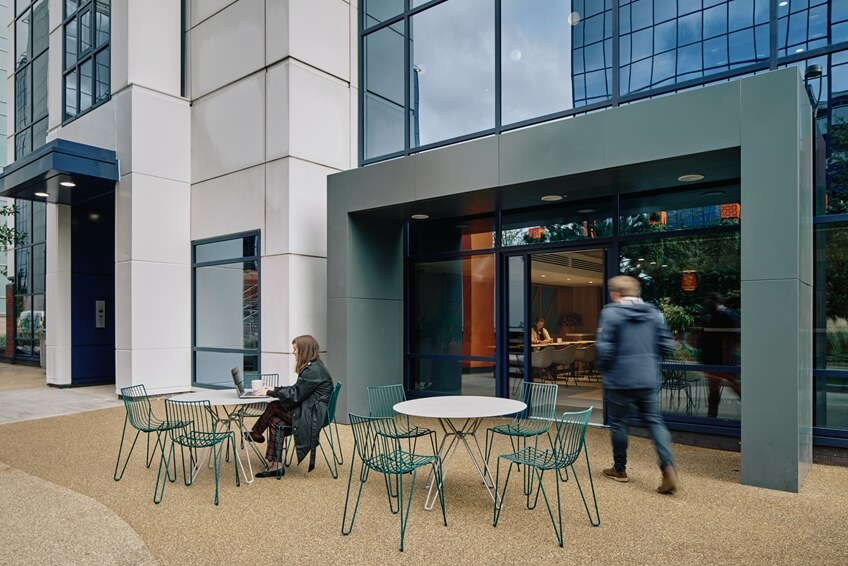 办公室设计公司 室外休闲区 办公室设计公司 室外休闲区