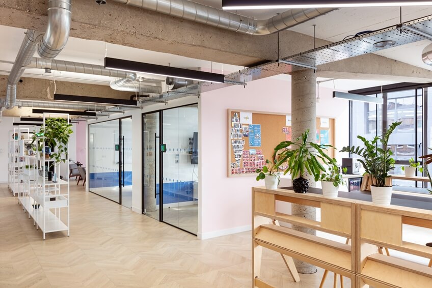 装修办公室公司 办公室走道 装修办公室公司 办公室走道