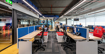 将粉丝体验感受融入办公空间-办公楼装修公司分享