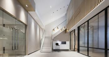 深圳金融创新时尚办公装修设计-让氛围中感神清气爽