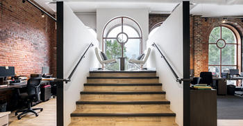 旧公司办公室装修-加强环境光线与温暖