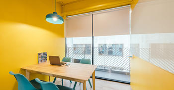 重振公司办公环境氛围-广州办公室装修分享