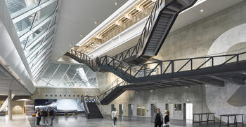 写字楼设计-将竞技场建筑打造充满动力办公区