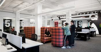 办公环境设计将历史工厂打造成时尚办公室