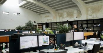 装修设计办公室将电影院变成创意工作室