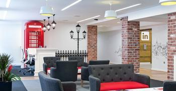 办公设计将伦敦元素与趣味融入主题