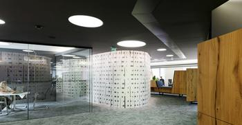 办公室装修将银行艺术墙体现代设计