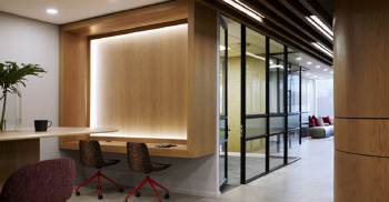 装修设计办公室采用工厂风有什么好呢