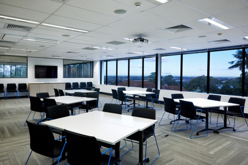 装修中小型办公室