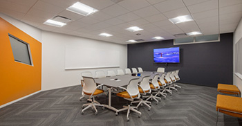 如何选择广州新中式办公装修中家具问题