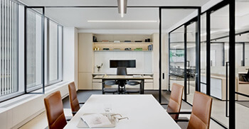 新办公室装修巧用当今办公设计手法