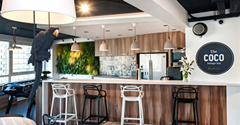 现代办公室的迎宾吧台 给于用户包容和温暖