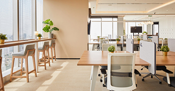 现代化办公室装修：华丽而热情奔放 飘逸的胡桃木香