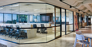 办公室空间设计：体现前沿技术水平 赞美团队活力