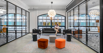 办公室新装修：不牺牲可用自然光 为员工创造隐私