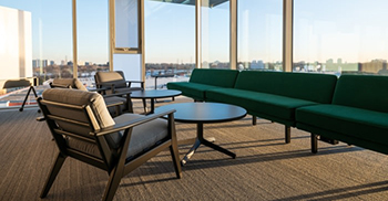 高档办公室装修设计：展示企业品牌形象及历史征程