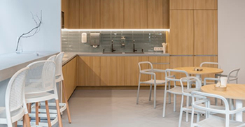 精心的调色和巧妙的搭配 办公室极力追求环保设计