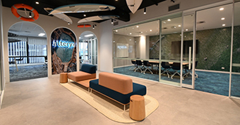 让人感觉漫步海滩的办公空间设计 温暖而清新