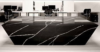 黑白交错之间 恍如进入虚拟空间