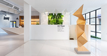 办公室设计通过天花板、墙壁折叠提高声学性能