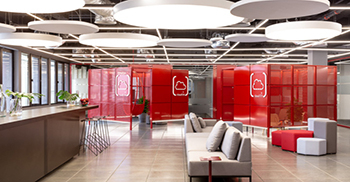 大面积的绿地和建筑物的人性化尺度为该办公楼设计奠定了校园的基调