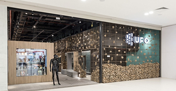 办公室装修设计：使用原始的、未改变的工业材料，与商业自动化发展相结合