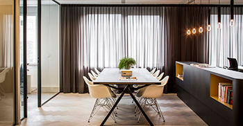 办公室装修方案——创新、时尚、温暖、灵活、新鲜、诱人和有趣等价值观是设计的出发点