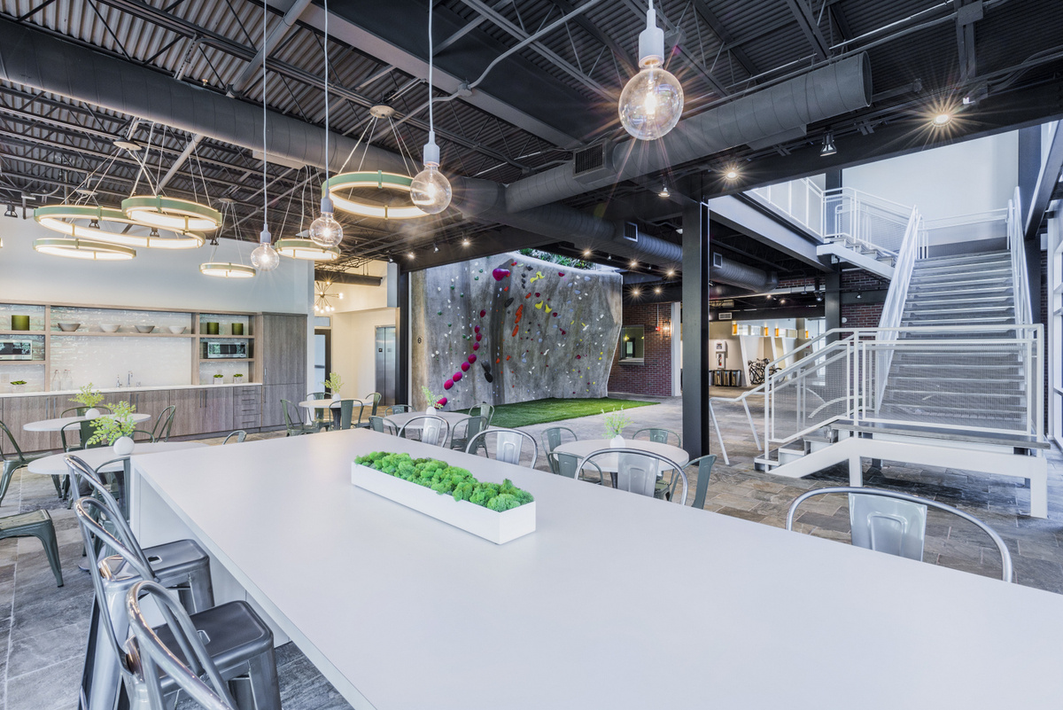 用餐区.jpg 用餐区.jpg