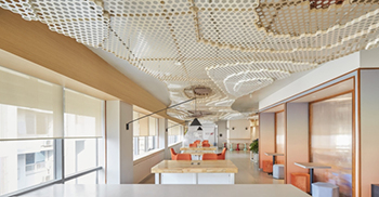 办公室装修设计：采用高效的规划方法和引人注目的美学进行概念化 创造了无可挑剔的平衡