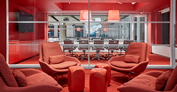 办公室设计——以蓝天白云为主题的白色超现实空间“天空酒廊”创建超感体验