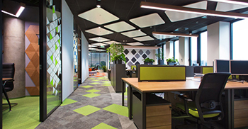 办公室装修设计：大量的几何元素和跳跃的色块 呈现出动感、活力的空间氛围