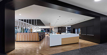 办公室设计装修：区域吊顶应用声学构造而营造出舒适的声学空间