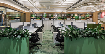 办公室设计：开放式布局、各种交流空间、公共区域，丰富的空间形式充分展现出生产力和创造力