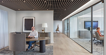 办公室装修：功能以住宅风格呈现 时尚而温暖