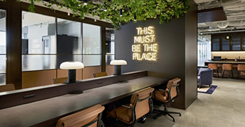 办公室装修：整体设计以热情好客为主 精致而轻松