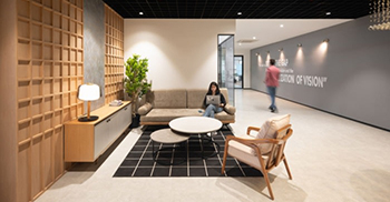 办公室设计装修方案：设计的精英空间散发着力量 董事舱则散发着优雅和战略思维