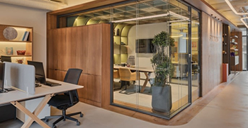 办公楼装修设计：以“特别为我们”为座右铭设计了灯光、材料