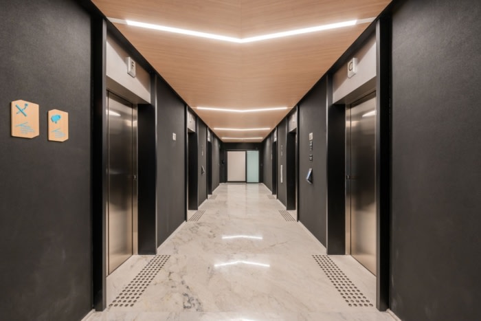 电梯厅.jpg