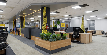 办公室装修设计：重新设计引入了开放式布局 灵感来自传统的非洲公共空间