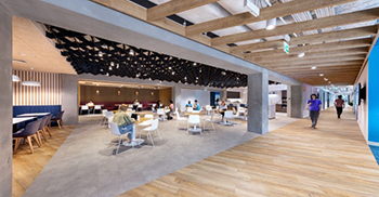 办公空间装修：山间小屋般的氛围与细节相得益彰